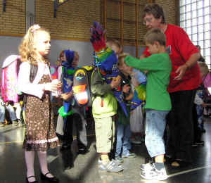 48einschulung06.jpg (670507 Byte)