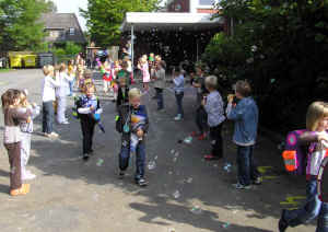53einschulung06.jpg (150787 Byte)